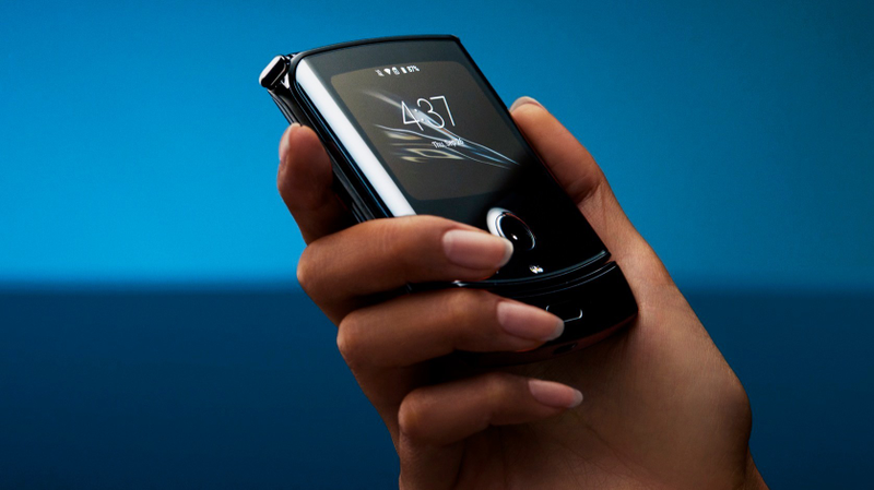 Illustration for article titled Motorola Is Bringing Back the Flip Phone With an All-Display Razr Device